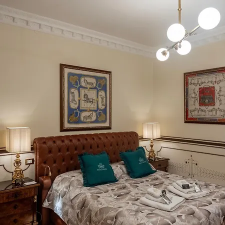 Regal House Vescovado *