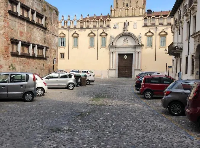 Regal House Vescovado 4*